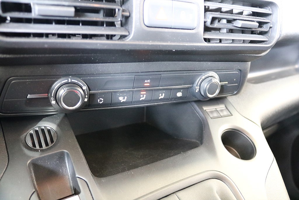 Bild på PRO BHDi 75hk L1 - CARPLAY