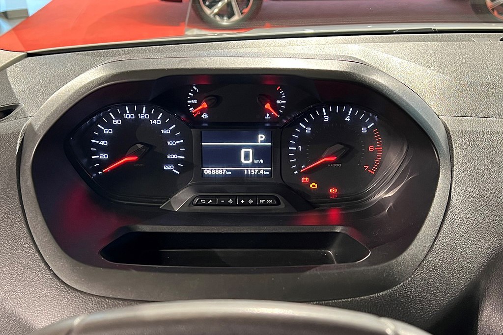 Bild på PRO+ L1 1.5 BHDi 130hk Aut - KEYLESS, VÄRMARE