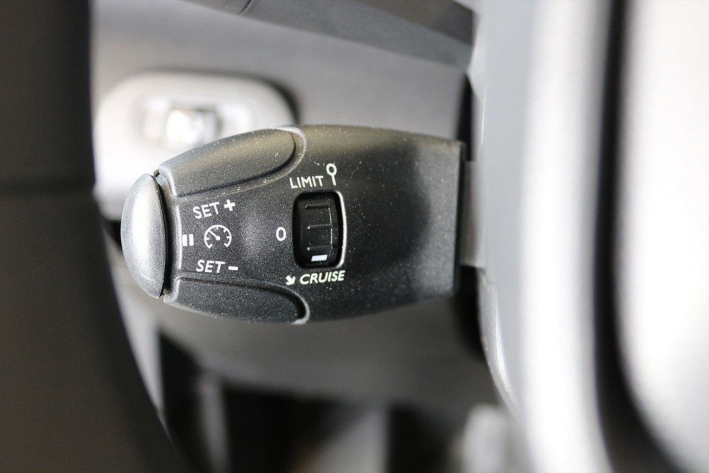 Bild på PRO BHDi 75hk L1 - CARPLAY