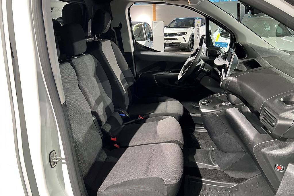 Bild på PRO+ L1 1.5 BHDi 130hk Aut - KEYLESS, VÄRMARE