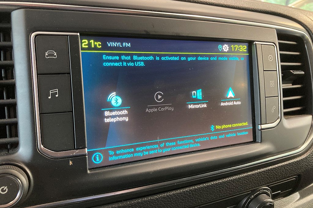 Bild på PRO L2 50kWh 136hk - KOMFORTVÄGG, 3-SITS, LEASEBAR
